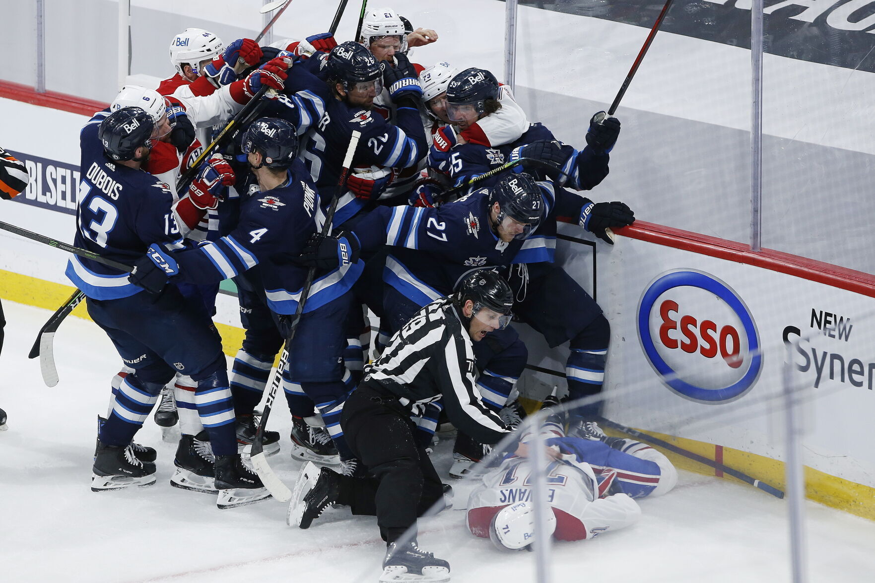 APTOPIX Canadiens Jets Hockey